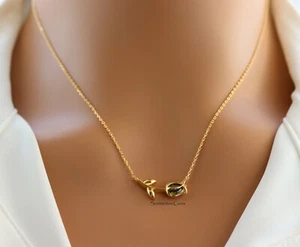 18K Gold Plated August Peridot Tulip Pendant Necklace - Picture 1 of 3