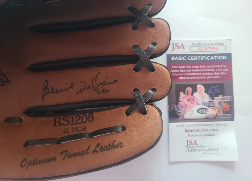 Bernie Williams Signed Auto Rawlings Glove JSA COA New York Yankees - Image 1 of 4