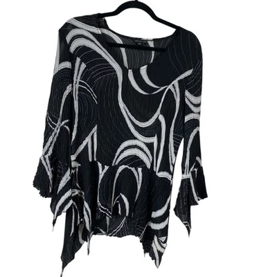 Top de piano para mujer negro blanco talla M arrugado asimétrico semi transparente arte ecléctico Foto 1 de 4