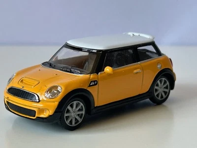 Mini CooperS British Car Model Diecast Toy 1:43 Scale Welly NO PERFECT PAINTWORK - Image 1 of 4