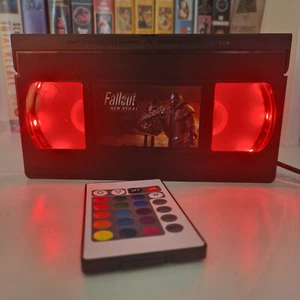 Diseños de Juegos LED VHS Cinta de Video Luz Lámpara Cumpleaños Navidad Idea de Regalo Retro - Imagen 1 de 88