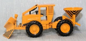 JOAL 229 1:43 SCALE CAT SNOW PLOUGH BOXED - Picture 1 of 14