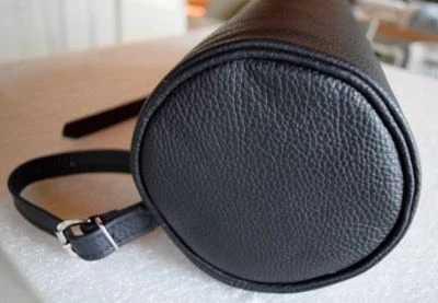 Le Corbusier chaise lounge LEATHER BOLSTER Made in Italy for PALAZZETTI - Image 1 of 4