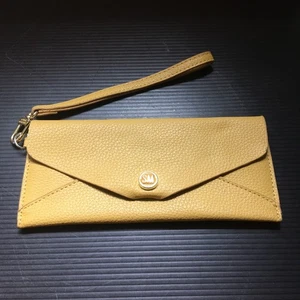Portafoglio donna vintage anni 90 Steve Madden giallo marrone busta lunga 7,5"L x3,25"W - Foto 1 di 6