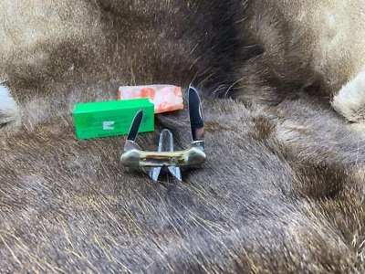 Cuchillo canoa bebé gallina y gallo 1992 con asas de ciervo como nuevo caja de fábrica - 143 Foto 1 de 4