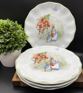 Peter Rabbit Strawberry 10.5" Wavy Edge Dinner Plates BEATRIX POTTER (SET of 4 ) - Picture 1 of 10