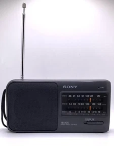 Radio portatile tascabile tascabile vintage Sony 3 bande ICF-490S testata - Foto 1 di 15