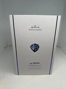 Hallmark Keepsake 2023 Harry Potter usando il mantello dell'invisibilità ornamento nuovo con scatola - Foto 1 di 5