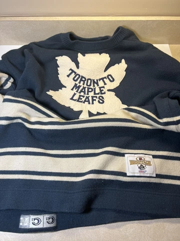 Toronto Maple Leafs CCM Jersey Mens Large Blue Vintage Knit Sweater NHL Hockey Cover