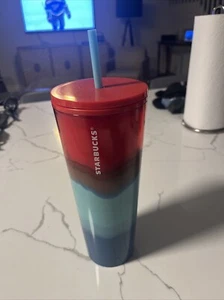Bicchiere Starbucks Estate 2021 Color Wave Rosso Acqua Blu 24 oz Venti Cold Cup NUOVO! - Foto 1 di 3