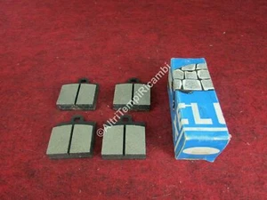 PASTIGLIE ANTERIORI VOLKSWAGEN 1300 L - 1302 1303 CABRIO E GHIA - KAEFER - KARMA - Picture 1 of 1