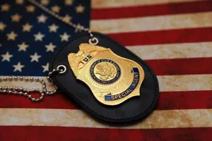 Special Agent Dss Fast Furious Luke Hobbes Badge With Holder & Chain-US125 - Zdjęcie 1 z 4