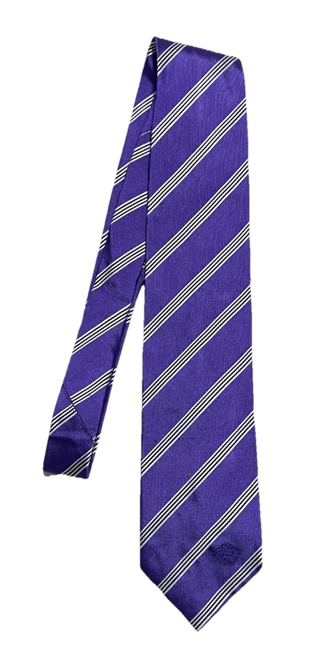 Corbata de hombre VERSACE de seda a rayas moradas. Logo de Medusa. Hecho en Italia. Ec Foto 1 de 4