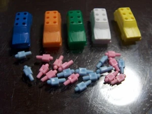 Vintage Life Original Replacement Game Parts 5 Cars 24 Pegs People station wagon - Picture 1 of 3