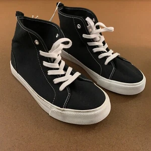 Old Navy Youth Shoe Size 5 Black Gender-Neutral Canvas High-Top Sneakers NWT - Picture 1 of 8