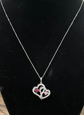 Love In Motion 925 心形项链带实验室创建的红宝石、白色和粉红色蓝宝石 — 第 1/4 张图片