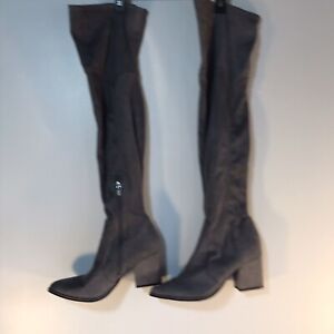 Marc Fisher 24.5in Tall Gray Suede 3in Block Heel Boots Women’s Size 9 EUC 