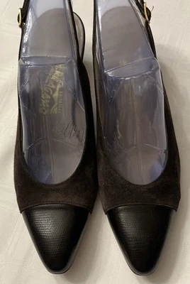 De colección Salvatore Ferragamo Puntera Marrón Gamuza/Cuero Eslinga Trasera Baja 10.5AAAA Foto 1 de 4