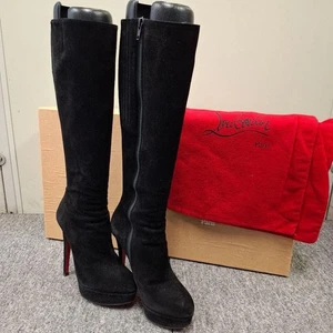 Christian Louboutin Damen Stiefel schwarz Wildleder kniehoch Größe 37,5 / US 7,5 gebraucht - Bild 1 von 9