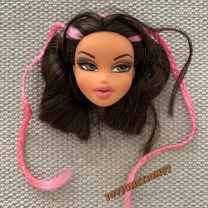 Bratz Girlz Yasmin 2001 cabeza de pelo negro y rosa escultura coleccionista juguete raro - Imagen 1 de 8