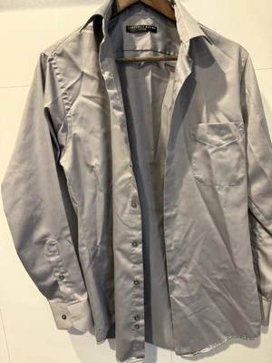 Camisa social masculina Geoffrey Beene com botões S 14 1/2 32/33 bolso de cetim cinza - Imagem 1 de 4