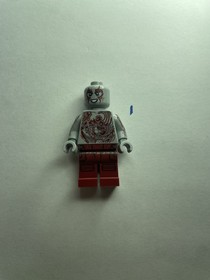 Lego Marvel Super Heroes Drax Minifigure 76081 with Daggers Blue pants
