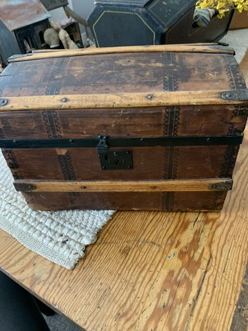 Antique Wooden Doll Trunk from 1800's Nice! Cover
