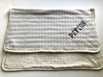 Manta bebé Pottery Barn PEYTON mono Emerson azul pizarra leer stock 2020 21 Foto 1 de 4