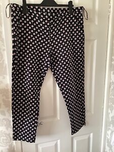 Black Floral Trousers Cropped  Size 16 Dorothy Perkins