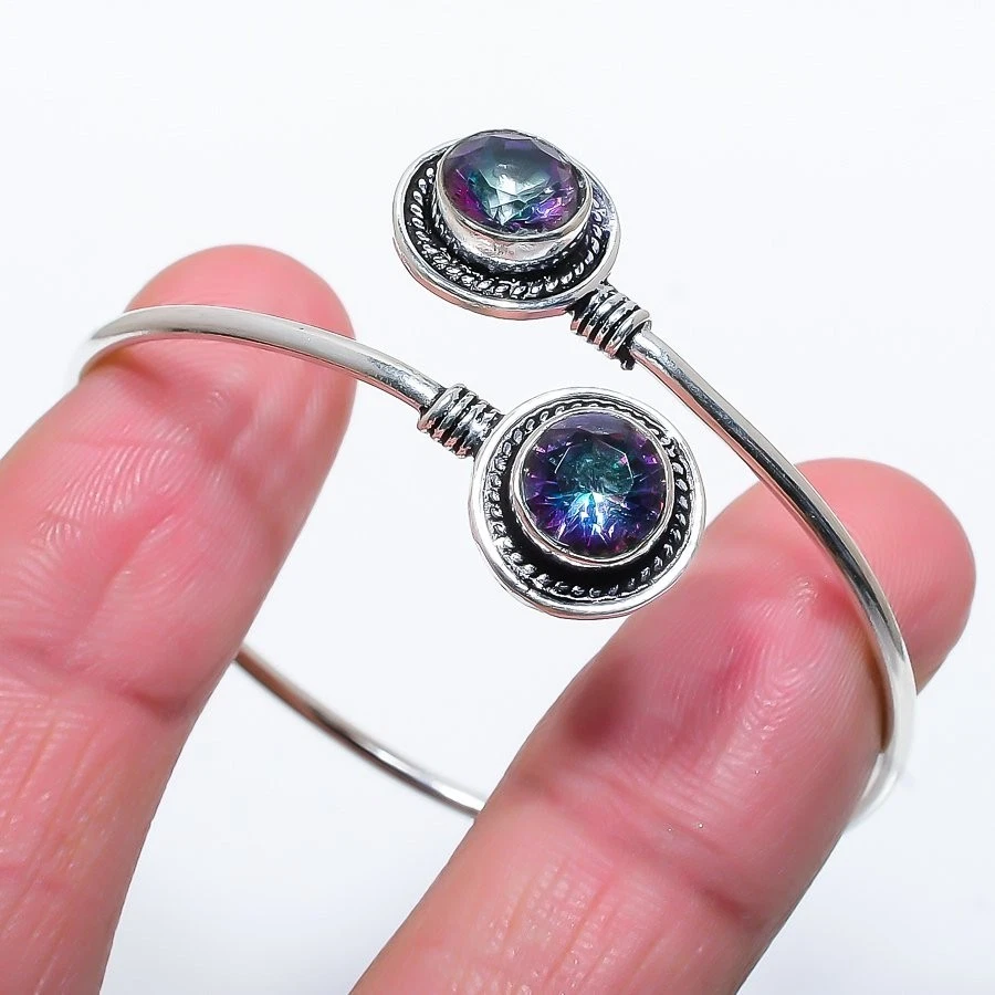 Brazalete ajustable de plata de ley 925 hecha a mano con piedras preciosas de topacio místico Foto 1 de 1