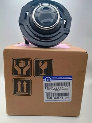 2014-19 Jeep Grand Cherokee OEM Front Left/Right Halogen Fog Light 05182021AB - Image 1 of 4