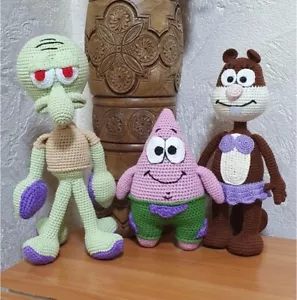 Crochet Hecho a Mano Amigurumi Patrick + Arena + Calamar - Imagen 1 de 3