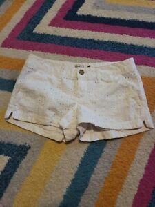 Juniors Size 7 So White Casual Flower Shorts