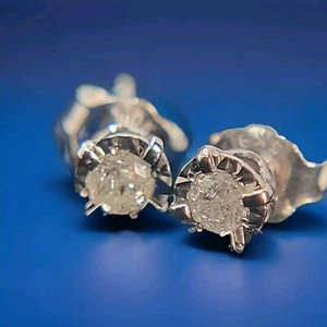 Round Stud Earrings 10k White Gold Diamond 1/8 CTTW I-J 12-13 NWT MSRP $270 - Picture 1 of 16