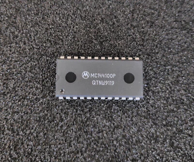 1 Stück/pc MC144100P MOTOROLA DIP24 Duplex Mode 32 Segment LED Decoder - Image 1 of 2