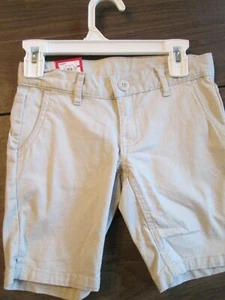 NWT SO Sz 6 bermuda shorts, beige mist - Picture 1 of 4