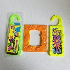 Lot of 3 Wendy's 1994 Kids Meal Toys - Door Knob Hangers & Picture Frame - Picture 1 of 20