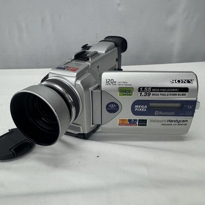Sony SONY DCRTRV50 miniDV Digital Camcorder Megapixel Handycam DCR TRV Silver - Image 1 of 4