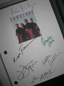 Guión de película firmado Cónclave X6 Ralph Fiennes Stanley Tucci John Lithgow reimpresión - Imagen 1 de 1
