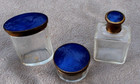 service toilette en email guilloché bleu cobalt
