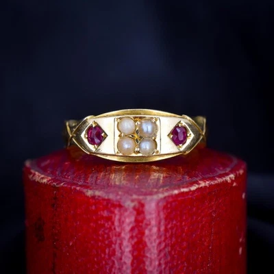 Antique Victorian Ruby and Pearl 18ct Gold Band Ring - Chester 1898 - Image 1 of 4