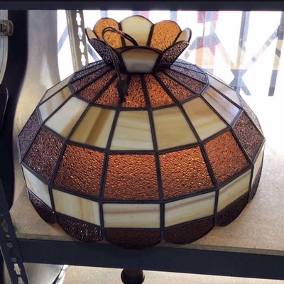 Lámpara de araña de vidrio esmerilado vintage Art Deco marrón y beige Foto 1 de 4