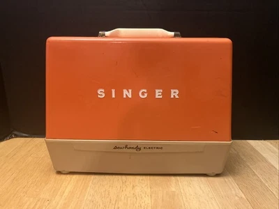 Vtg 1961 Singer Sew-Handy Childs Electric Sewing Machine 50D - runs- needs parts - Image 1 of 4