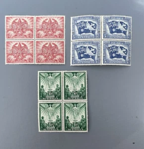 1945 KGVI Australia 2 2/1d Red, 3 1/2d blue + 5 1/2d Green Peace stamps- MLH - Picture 1 of 2