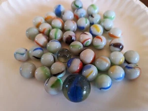 42 Vintage Multicolor Comet Glass Marbles A Transparent Cat Eye Boulder - Picture 1 of 5