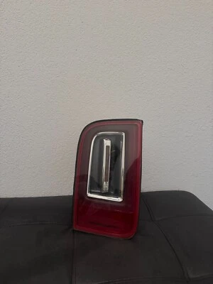 Rolls Royce Cullinan 2019, 2020 luz trasera izquierda Foto 1 de 4