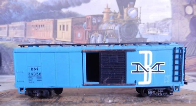 HO RARE RIVAROSSI Boston Maine SD 40' Box Car has Sprung Trucks#74356*NICE LQQK* - Image 1 of 4