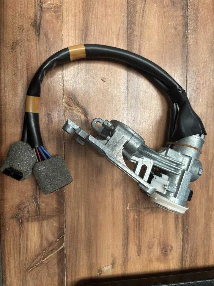 Ignition Starter Switch 1992 Mitsubishi Eclipse  - Image 1 of 4