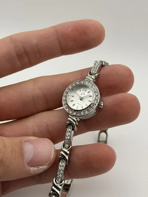 Cache Watch 女式银色薄款精致表带全新电池 — 第 1/4 张图片