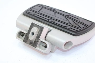 Can-Am Spyder RT-S Roadster SM5 2011 OEM reposapiés trasero derecho 705004718 Foto 1 de 4